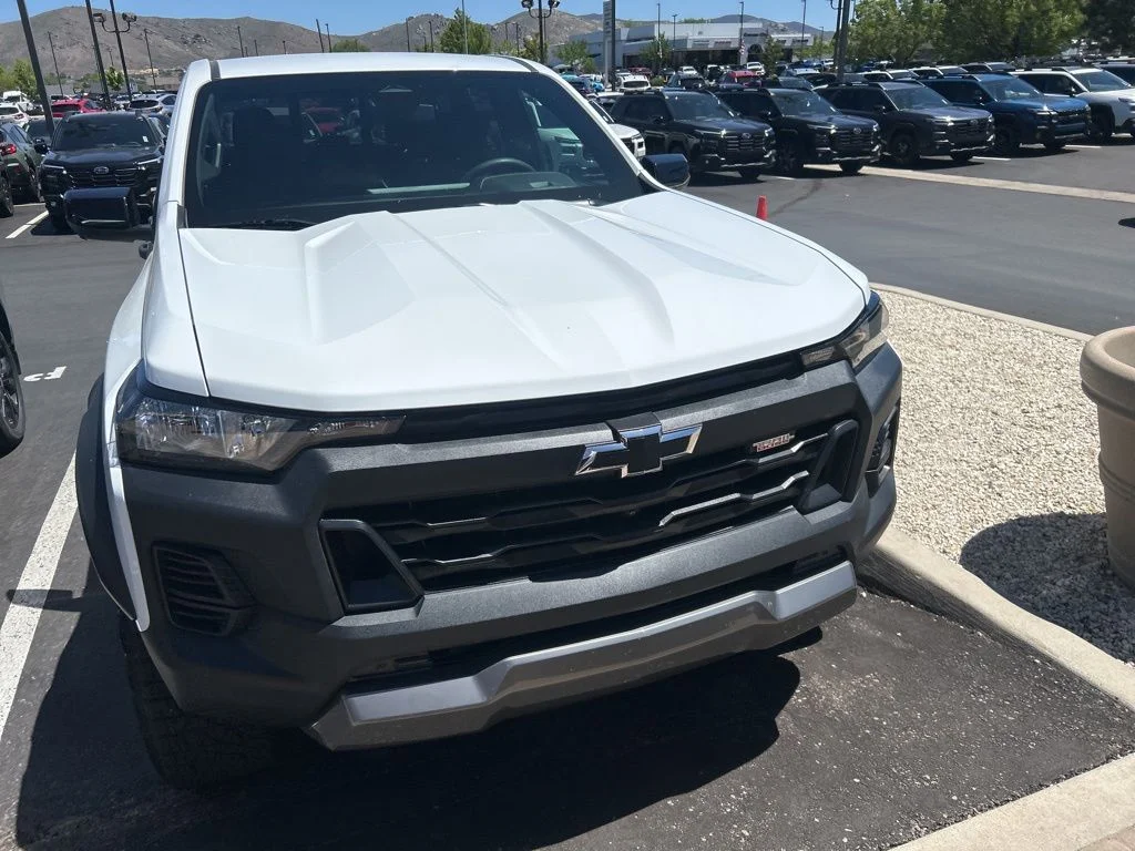 2024 Chevrolet Colorado 4WD Trail Boss Crew Cab Short Box's photo