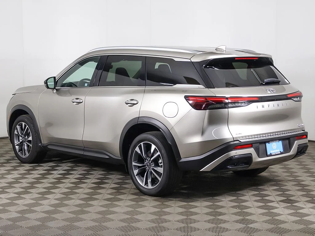 Used 2023 Titanium INFINITI LUXE image 12