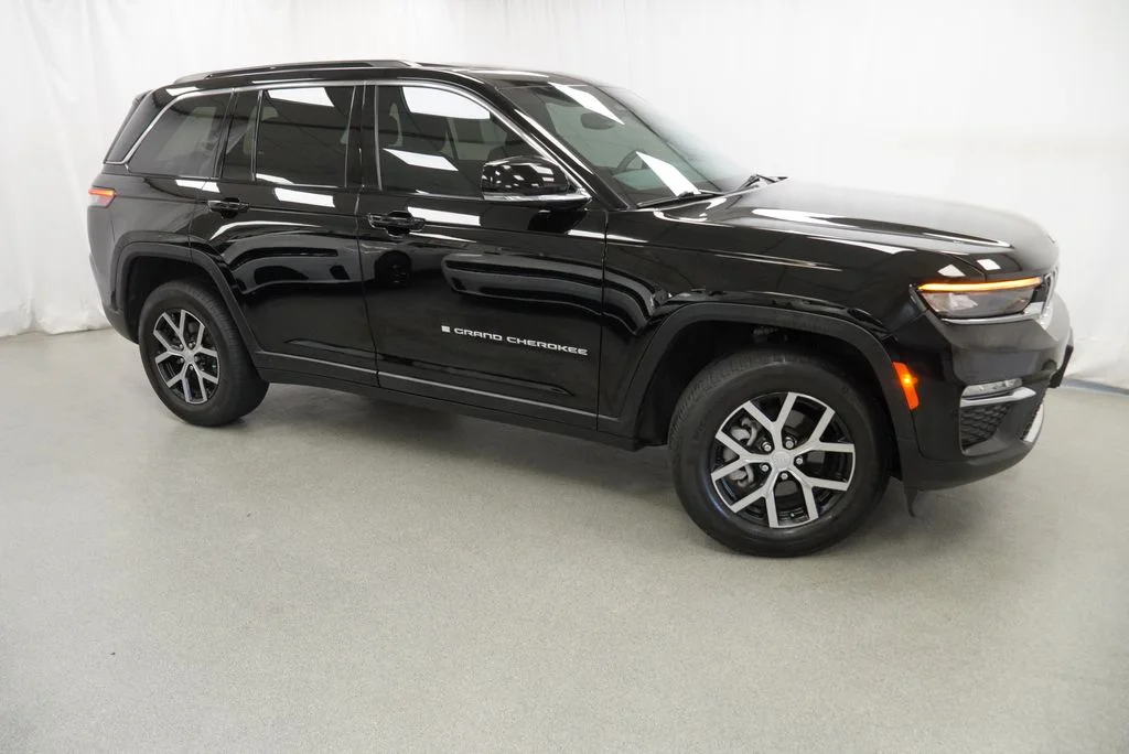 Used 2024 Black Jeep Limited image 19