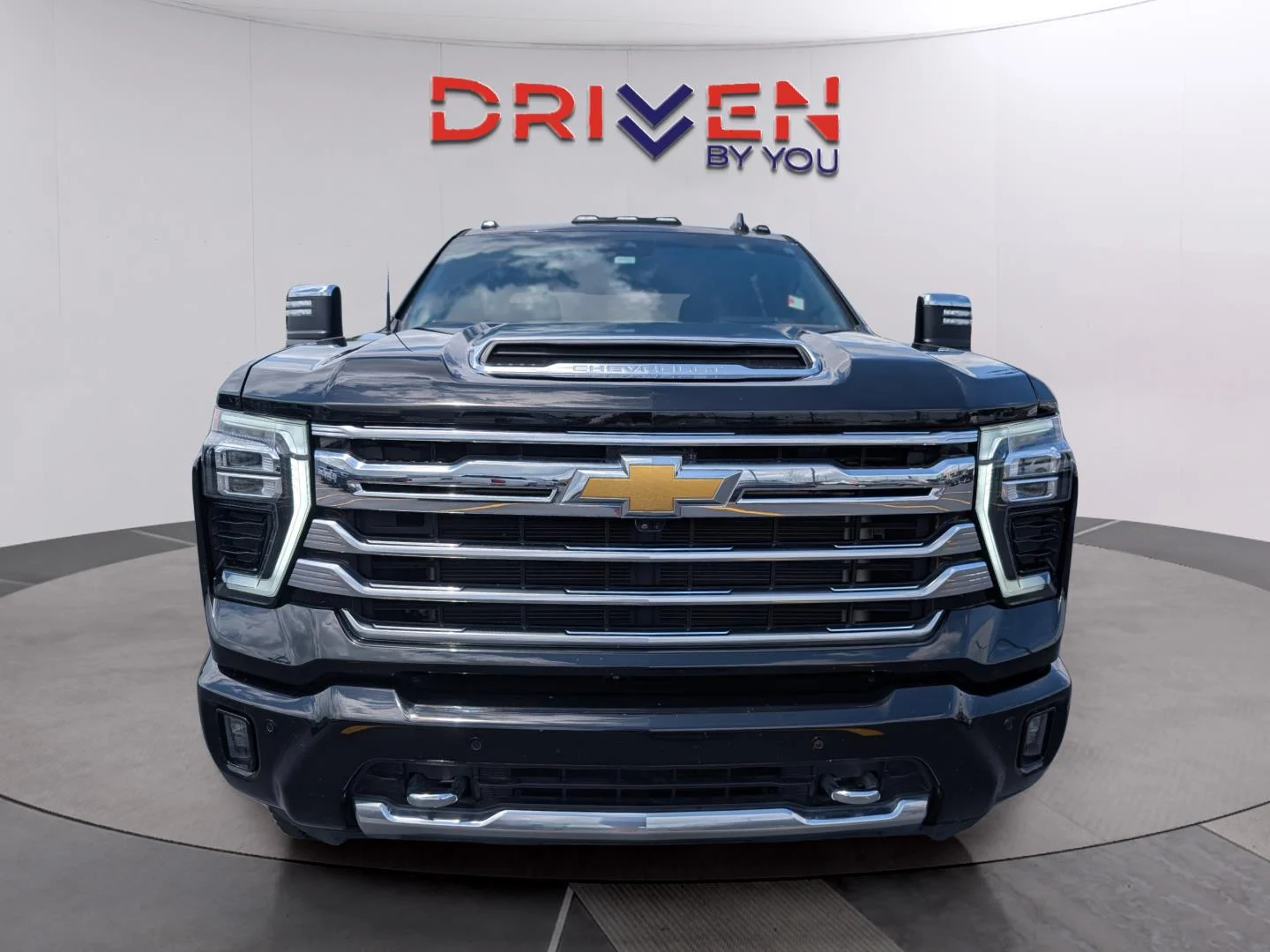 Used 2024 Black Chevrolet High Country image 8
