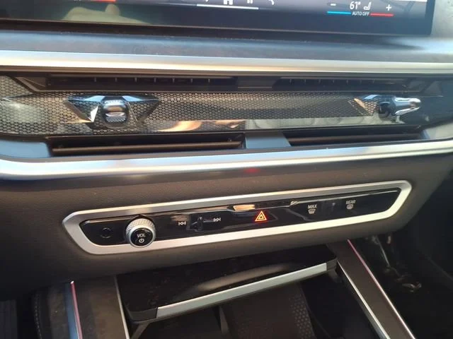 Used 2025 Black BMW xDrive40i image 18