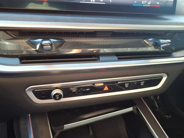 Used 2025 Black BMW xDrive40i image 18