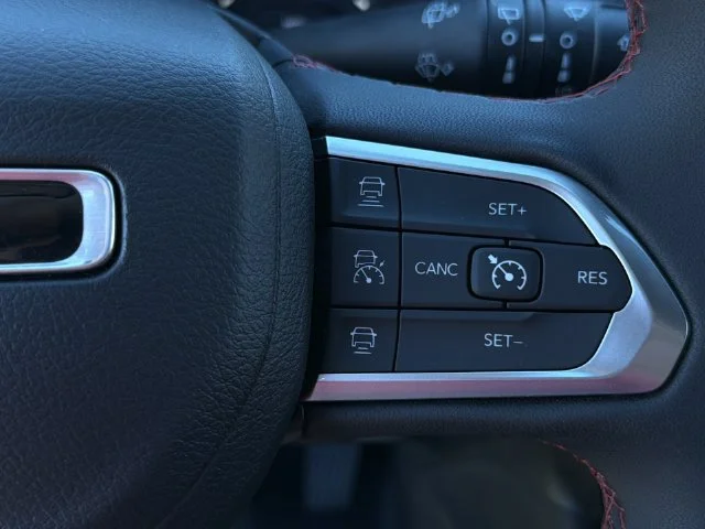 Used 2025 White Jeep Trailhawk image 28