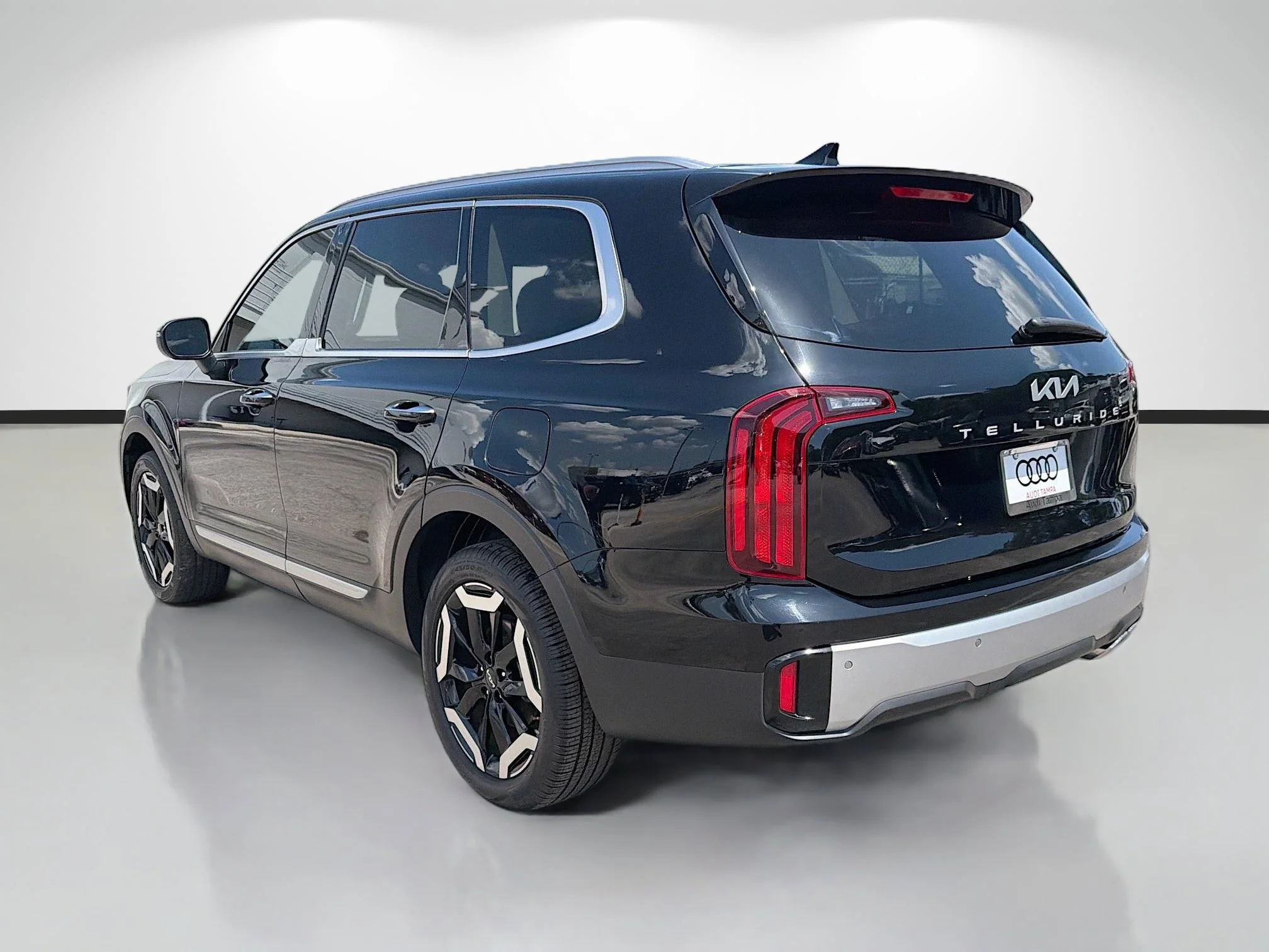 Used 2024 Ebony Black Kia S image 5