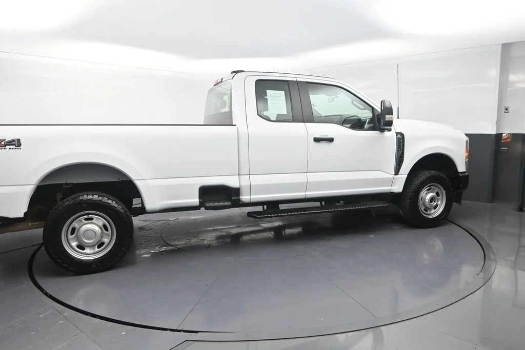 Used 2023 White Ford XL image 11