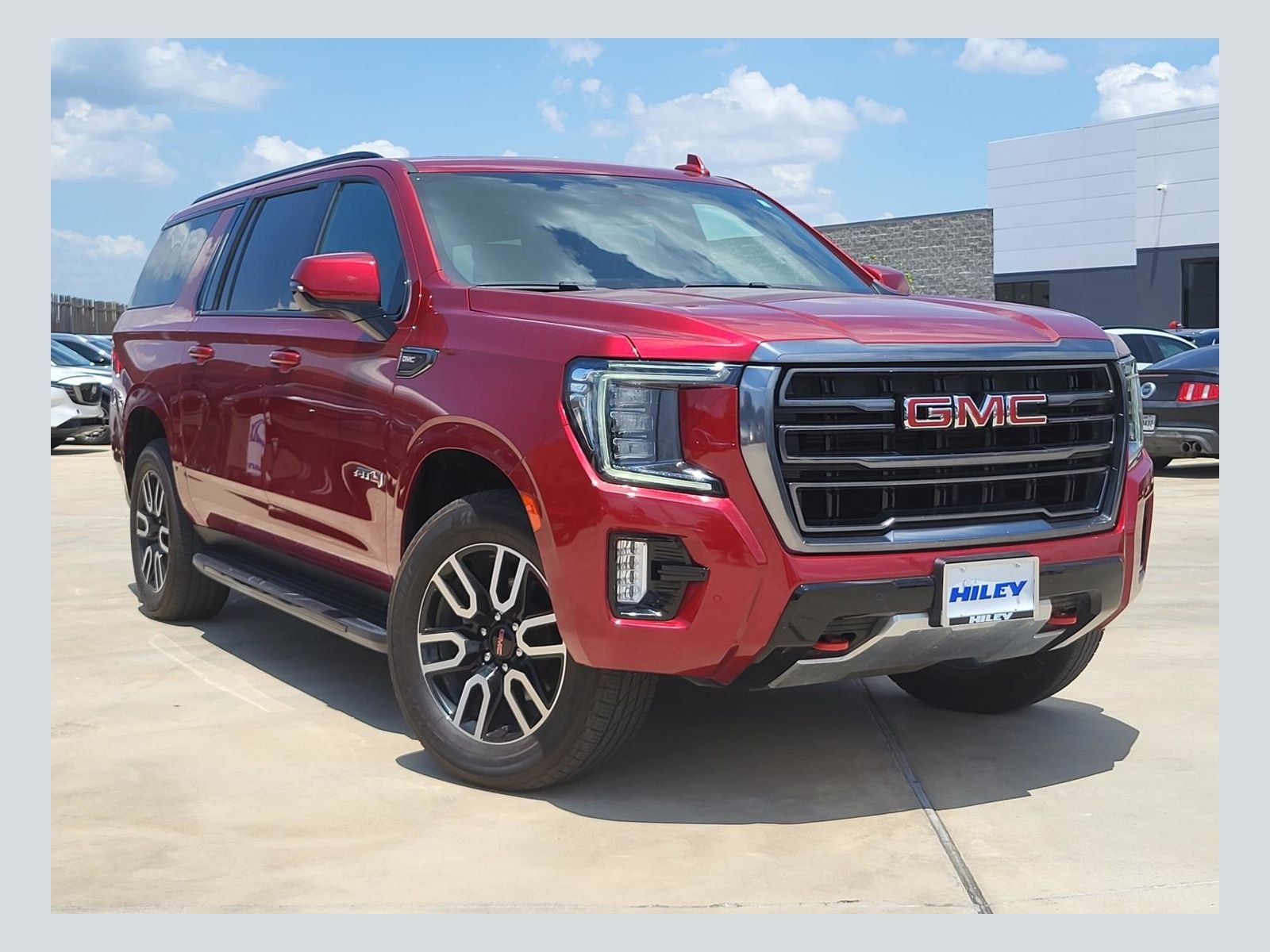 2022 GMC Yukon 4WD AT4's photo