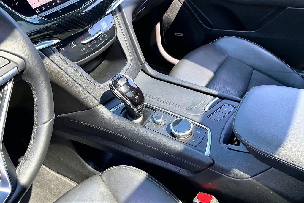 Used 2025 Silver Cadillac Premium Luxury image 14