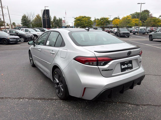New 2026 Classic Silver Metallic with Midnight Black Metallic roof <sup>1</sup> Toyota  XSE image 8