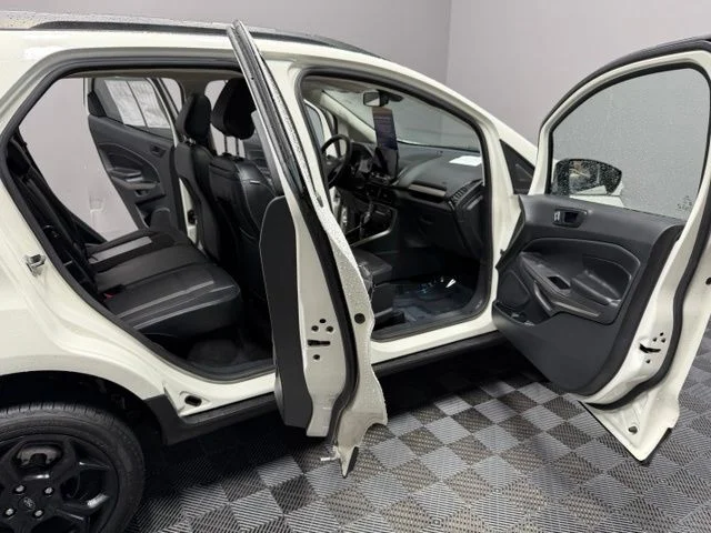 Used 2022 White Ford SES image 22