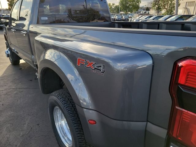 New 2026 Carbonized Gray Metallic Ford F-350® Lariat® image 27