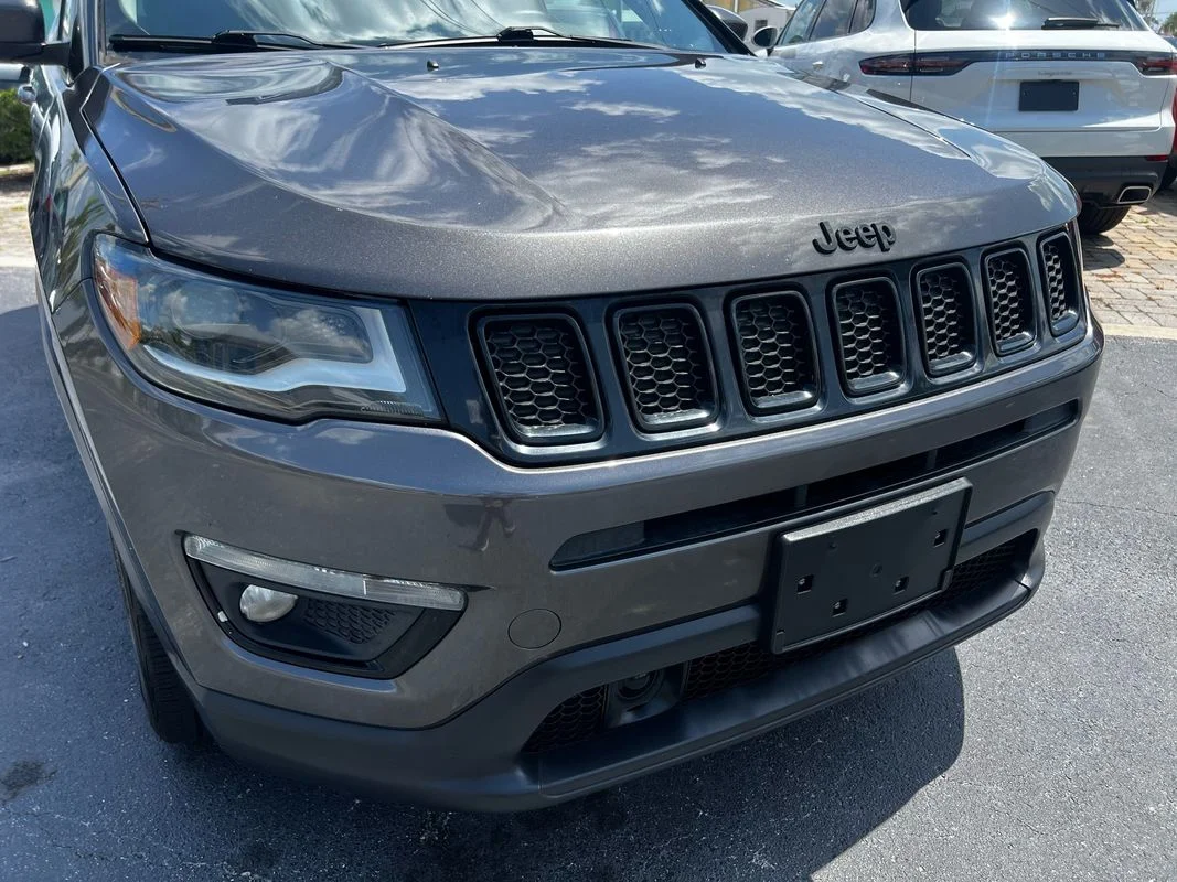 Used 2018  Jeep Altitude 4x4 image 12