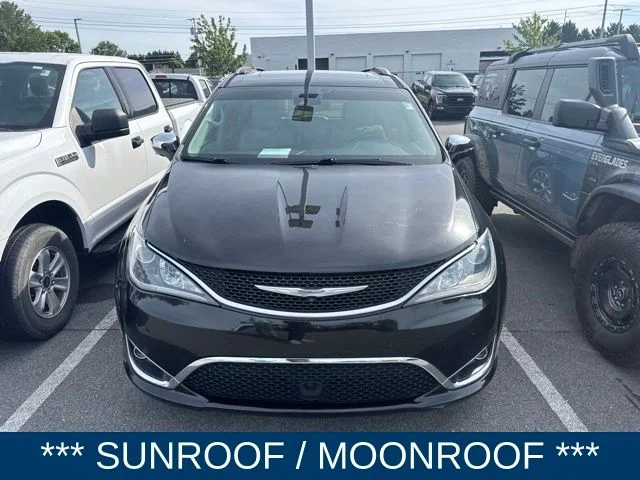 Used 2017 Black Chrysler Limited image 1