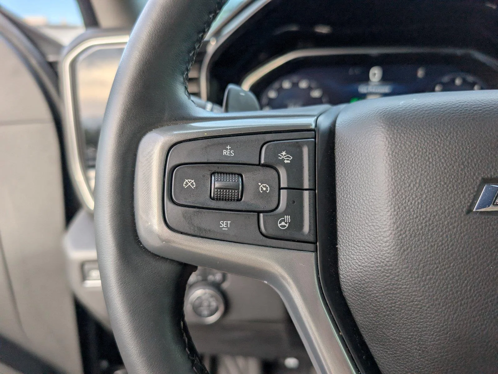 Used 2025 Black Chevrolet RST image 27