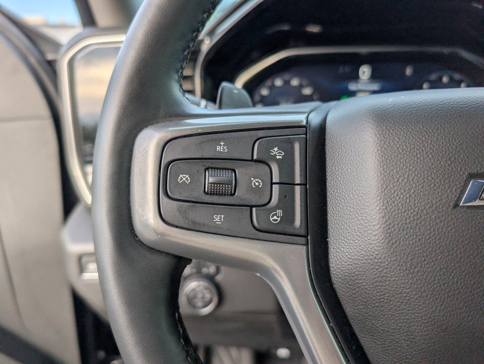 Used 2025 Black Chevrolet RST image 27
