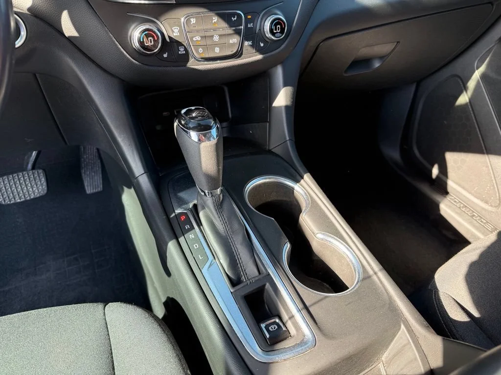Used 2021 IRIDESCENT PEARL TRICOAT Chevrolet LT image 26