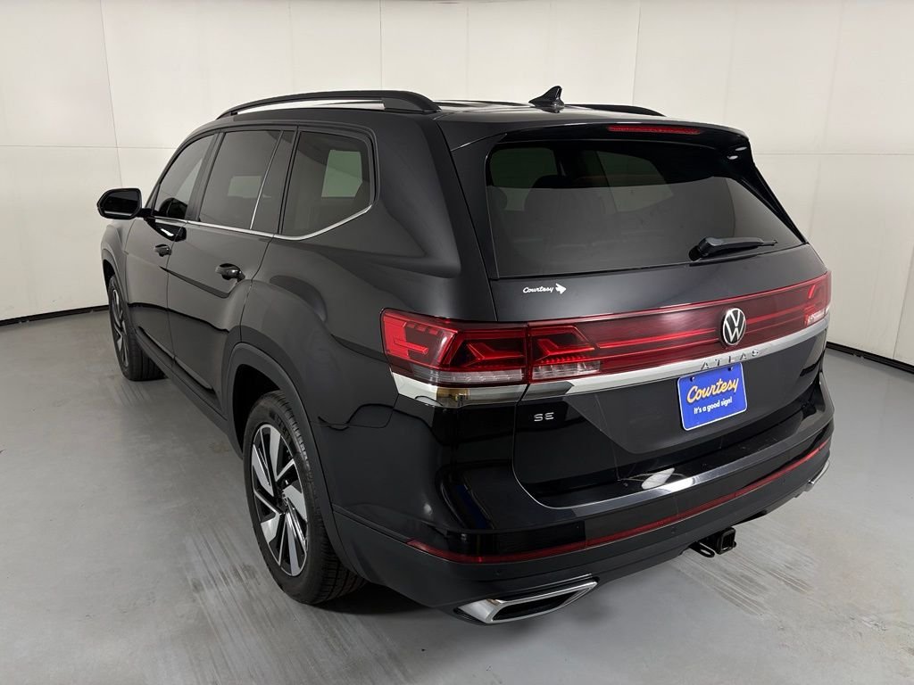 Used 2024 Black Volkswagen 2.0T SE w/Technology image 6