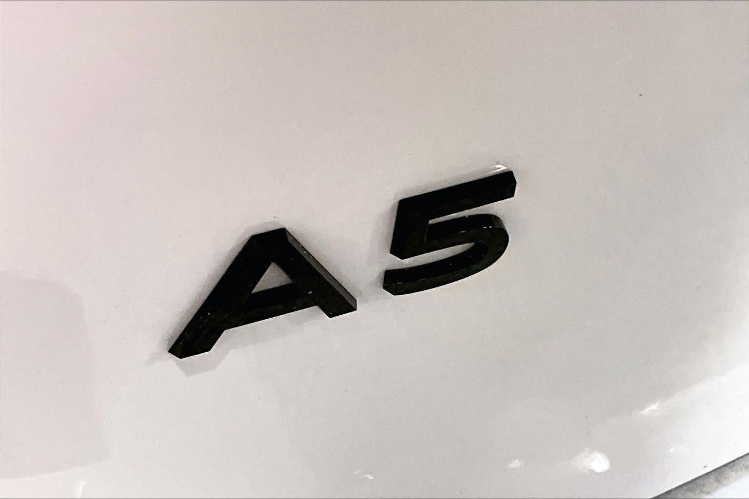 Used 2025 Arkona White Audi Premium Plus image 33
