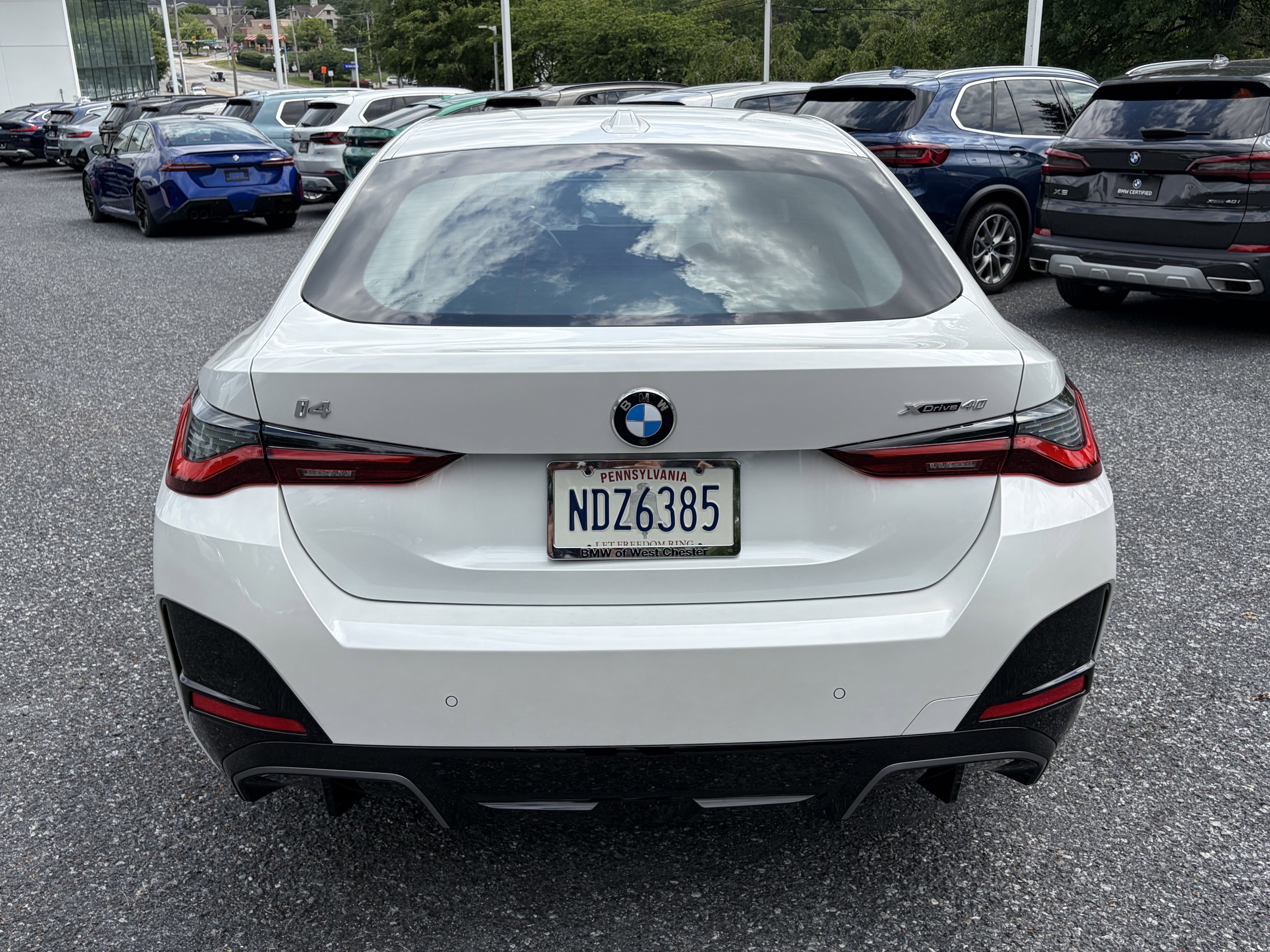 Used 2026 Mineral White Metallic BMW xDrive40 image 7