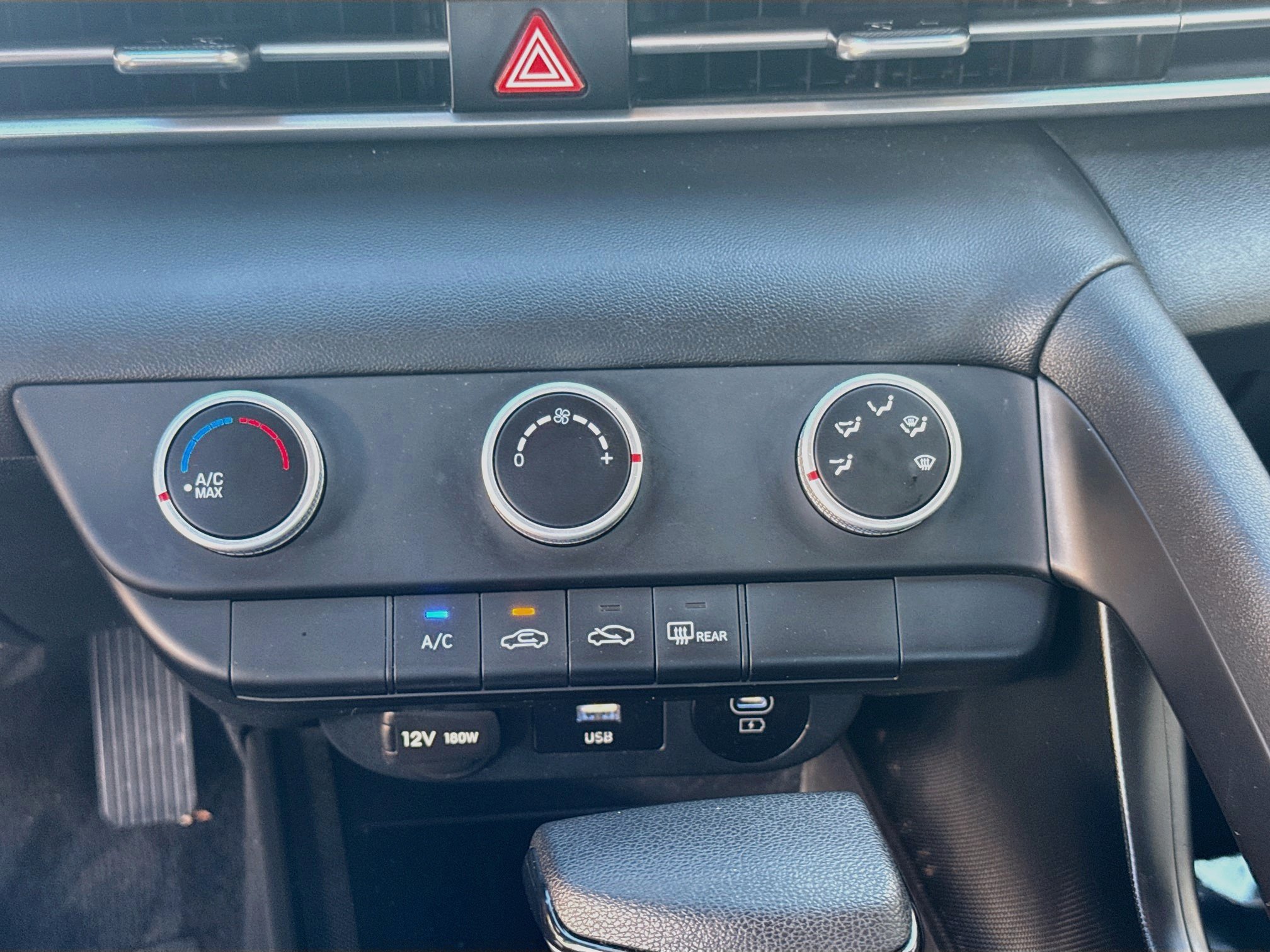 2025 Hyundai Elantra SE - Photo 12