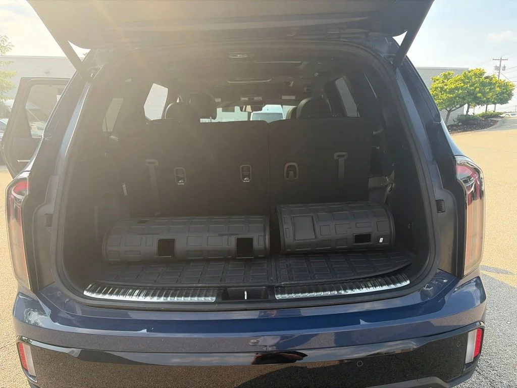 Used 2025 Black Kia SX-Prestige X-Pro image 22