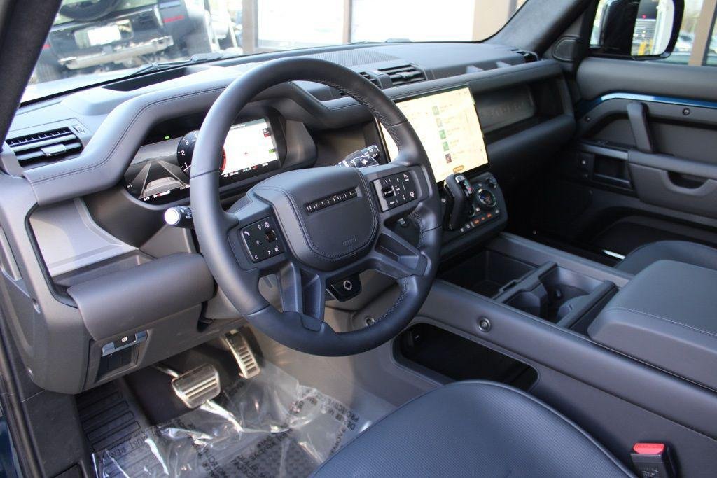 2026 Land Rover Defender OCTA - Photo 6