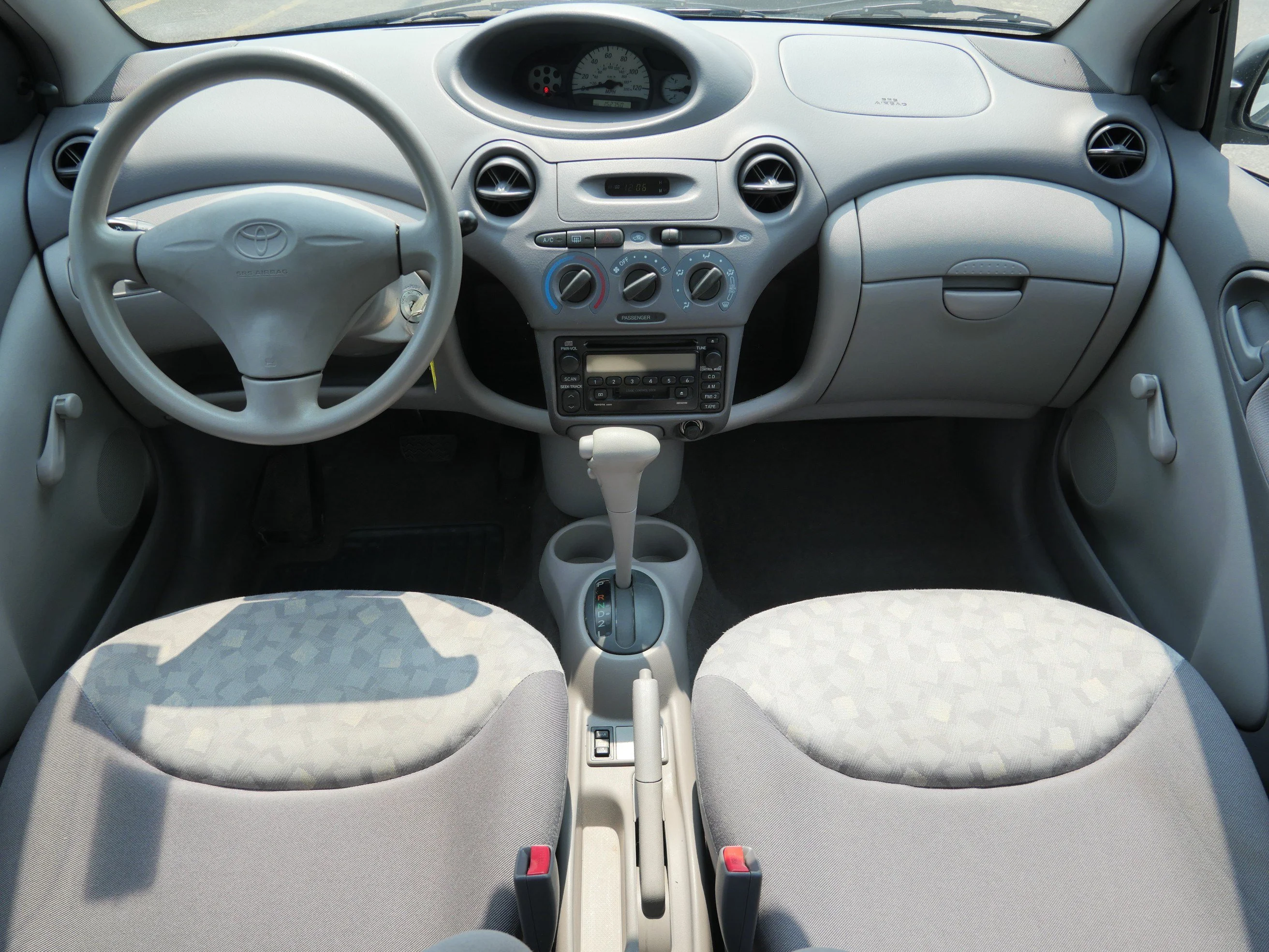 Used 2002 Polar White Toyota  image 10