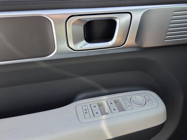 New 2027 White Hyundai SE FWD image 27