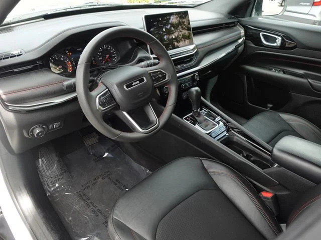 Used 2024 White Jeep Trailhawk image 11