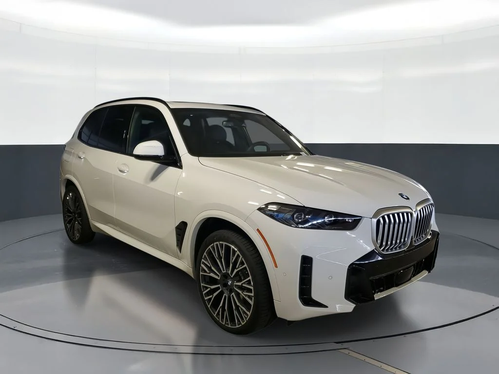 Used 2026 White BMW sDrive40i image 2