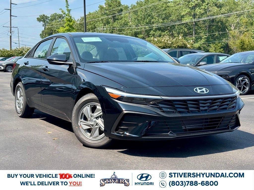 New 2026 Black Hyundai SE image 1