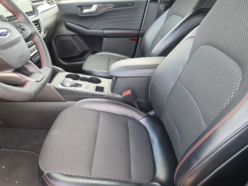 Used 2024 Rapid Red Metallic Tinted Clearcoat Ford ST-Line image 9