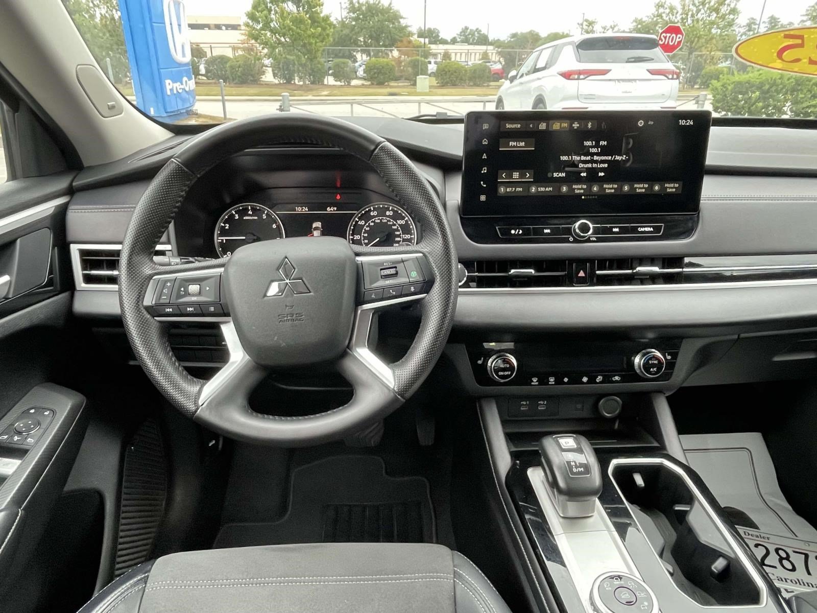 Used 2025 Graphite Gray Mitsubishi SE image 12