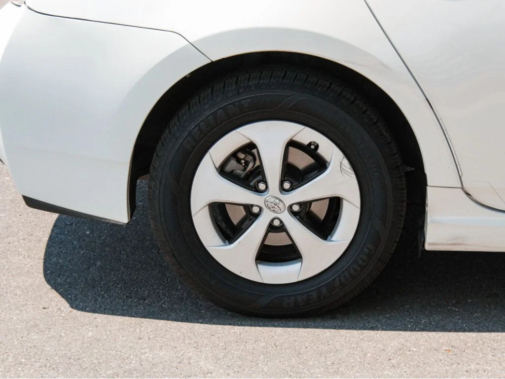Used 2012 White Toyota One image 4