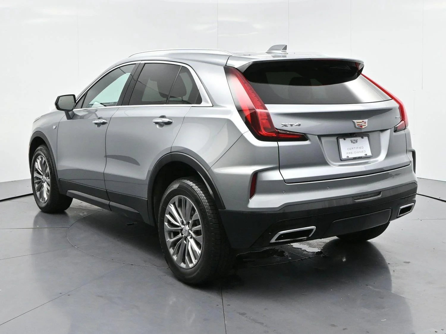 Used 2024 Argent Silver Metallic Cadillac Premium Luxury image 5