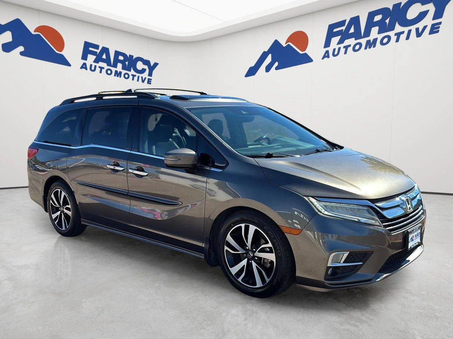 Used 2018 Pacific Pewter Metallic Honda Elite image 4