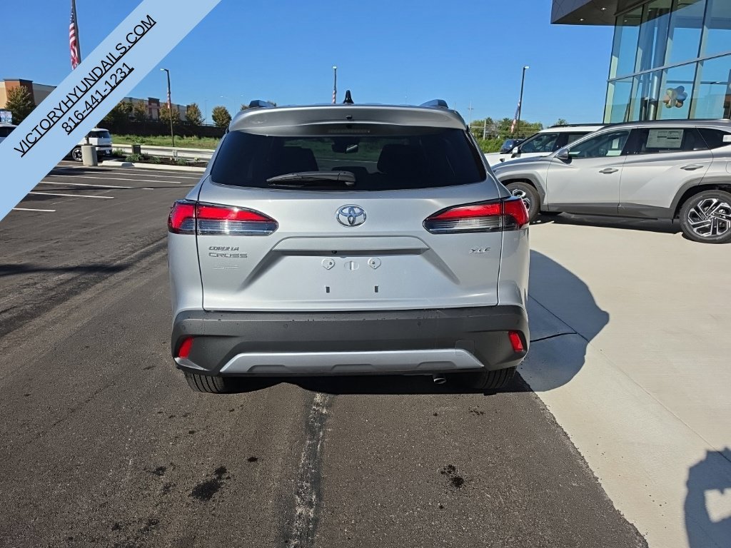 Used 2025 Silver Toyota XLE image 4