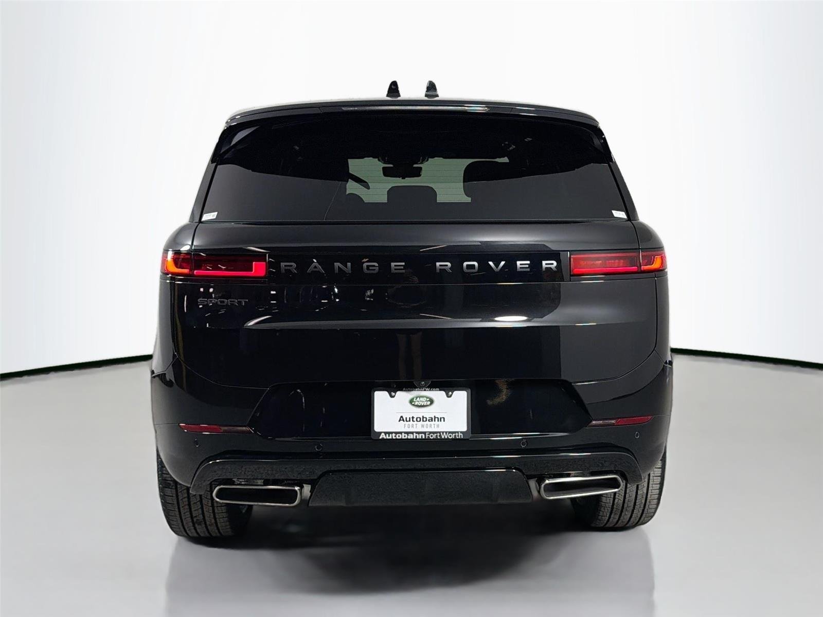 New 2026 Santorini Black LAND ROVER Dynamic SE image 6