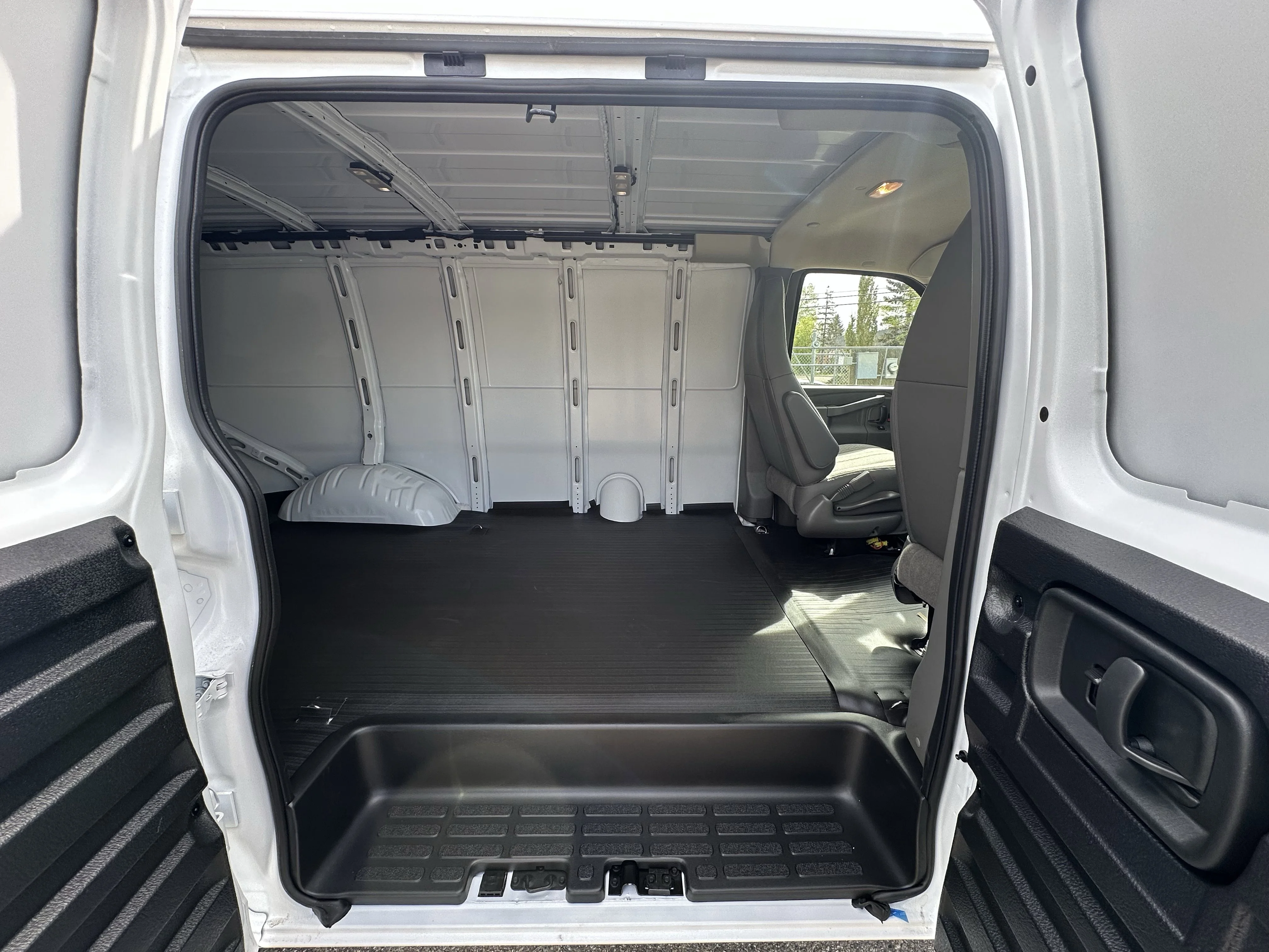 New 2026 Summit White GMC RWD 3500 135 image 12