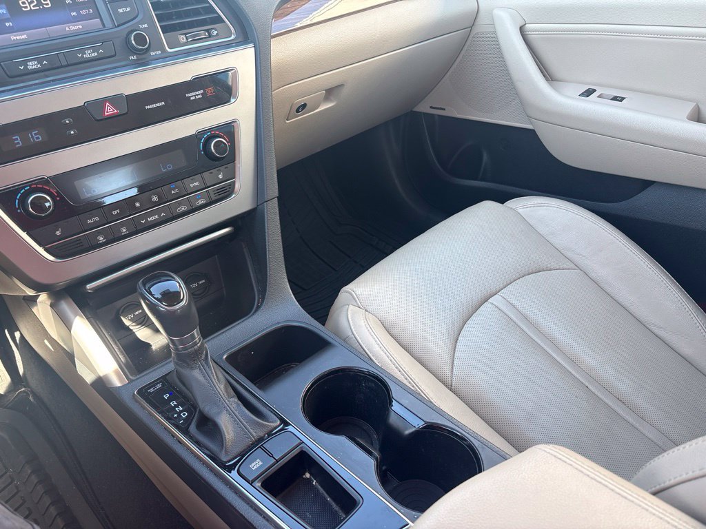 Used 2015 Phantom Black Hyundai Limited image 22