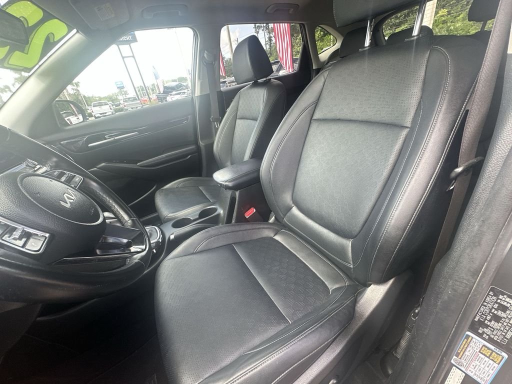 Used 2023  Kia EX image 20