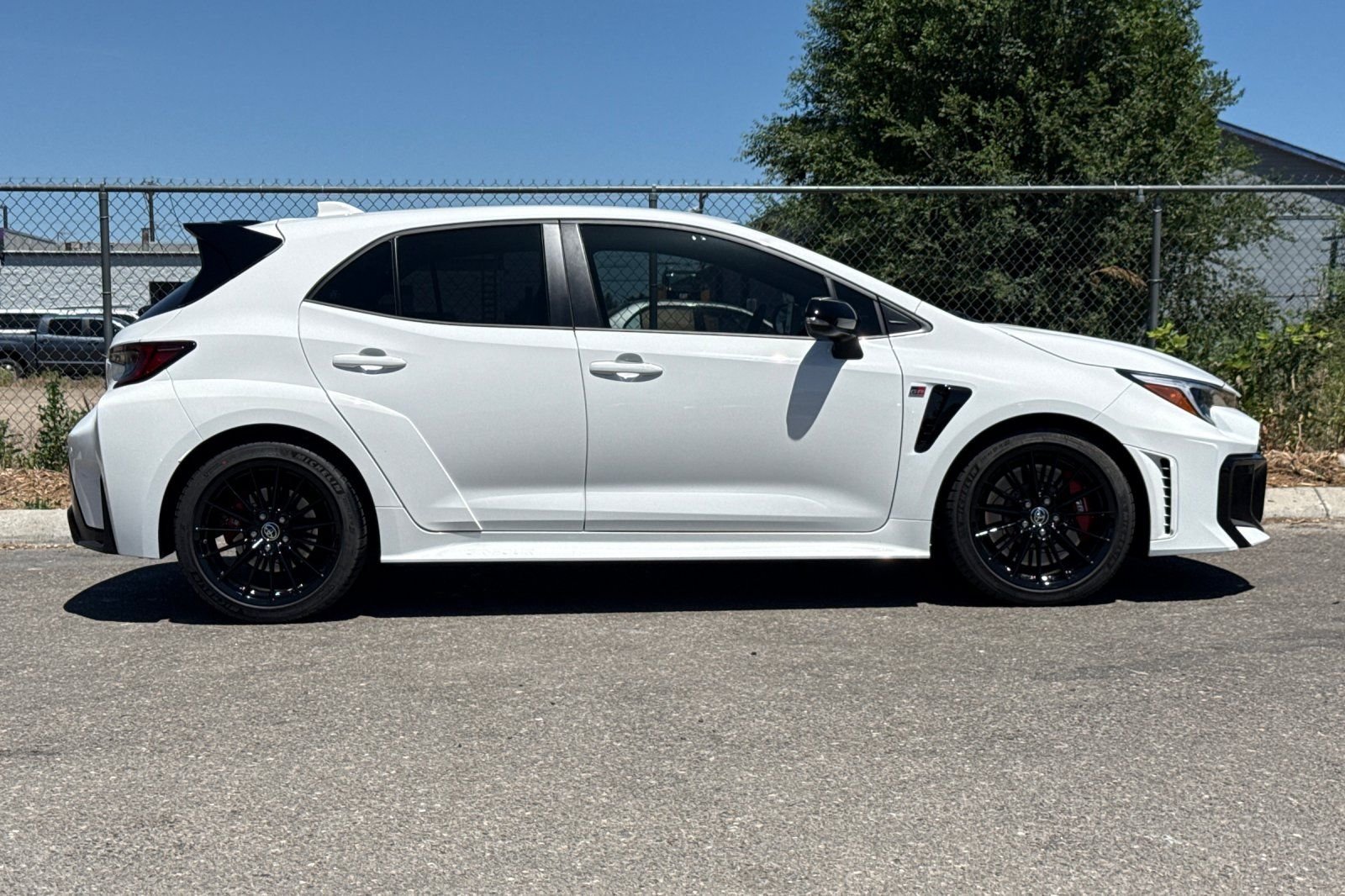 Used 2025 White Toyota Premium image 3