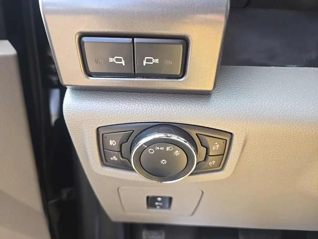 Used 2017 Black Ford XLT image 12