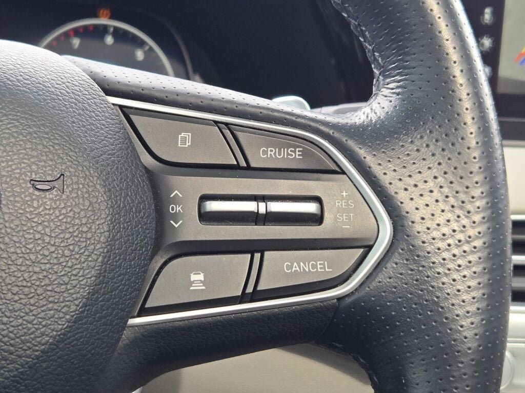 Used 2022 Red Hyundai Calligraphy image 29