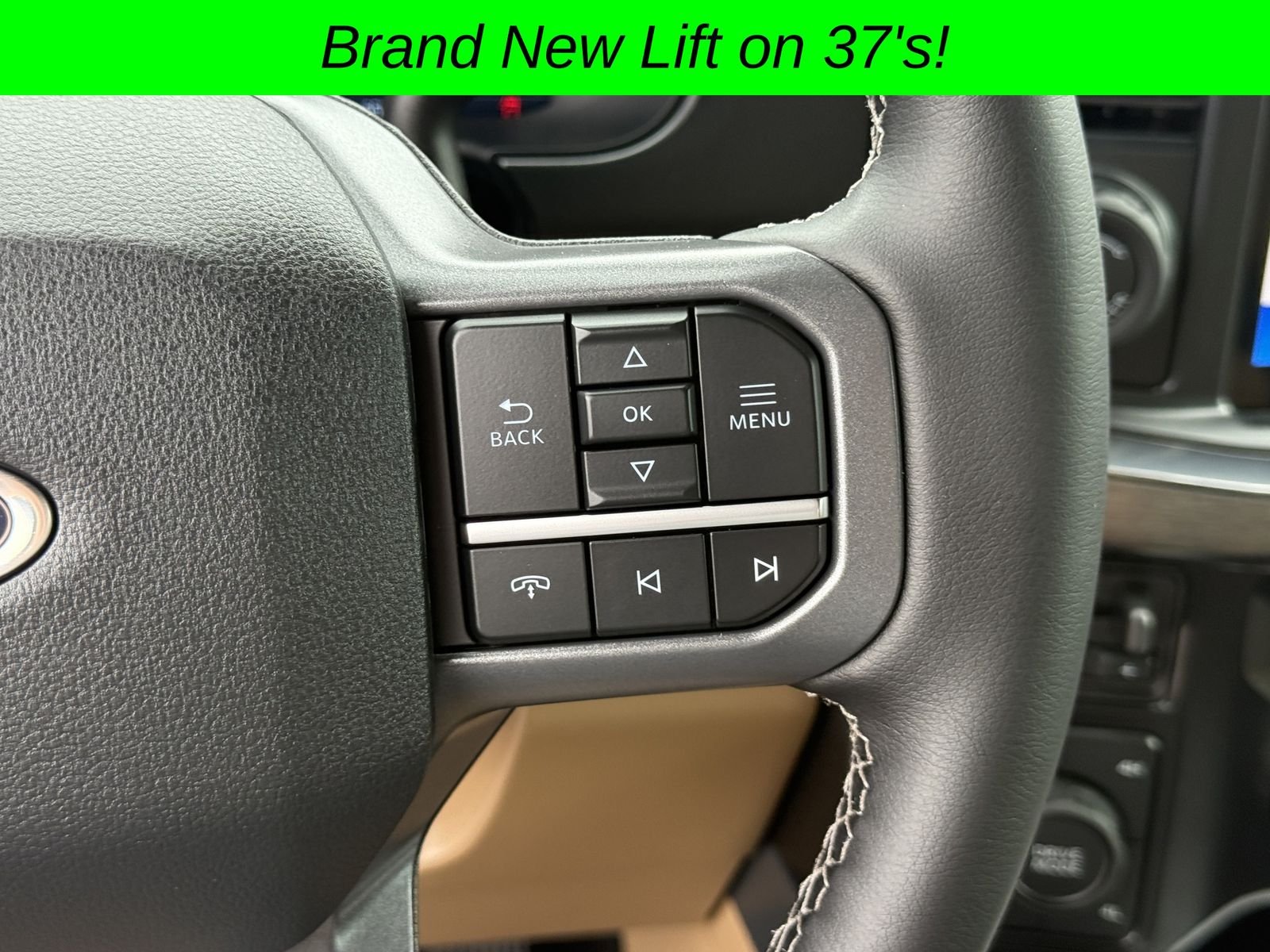 Used 2025 White Ford Lariat image 37