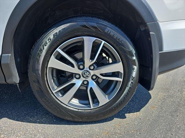 Certified Used 2018 ICE CAP Toyota XLE image 39