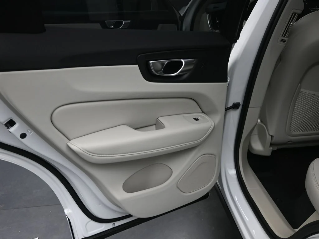 New 2026 White Volvo T8 Ultra image 16