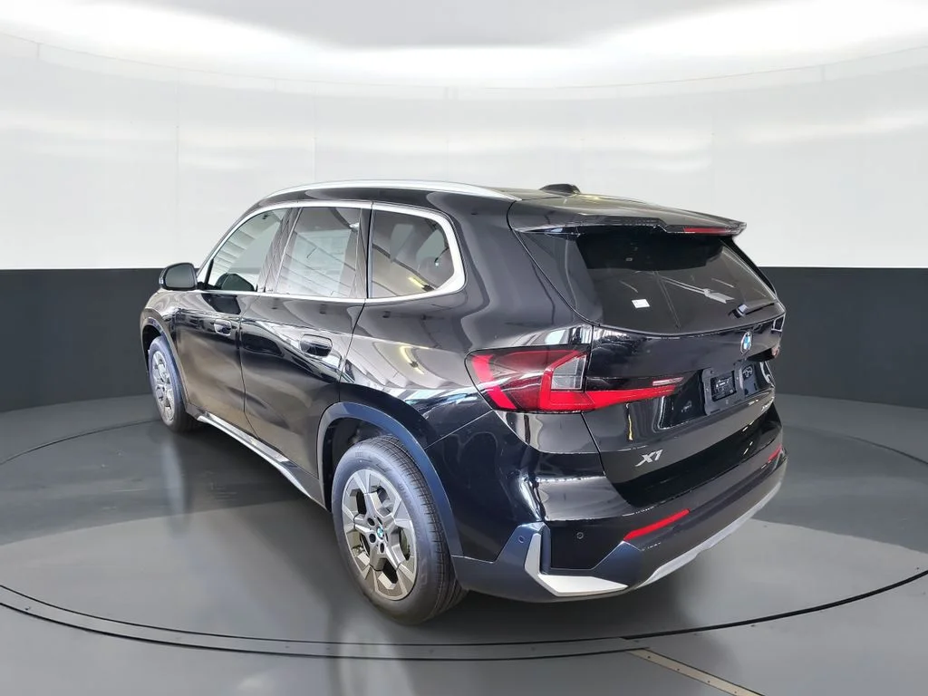 New 2026 Jet Black BMW xDrive28i image 4