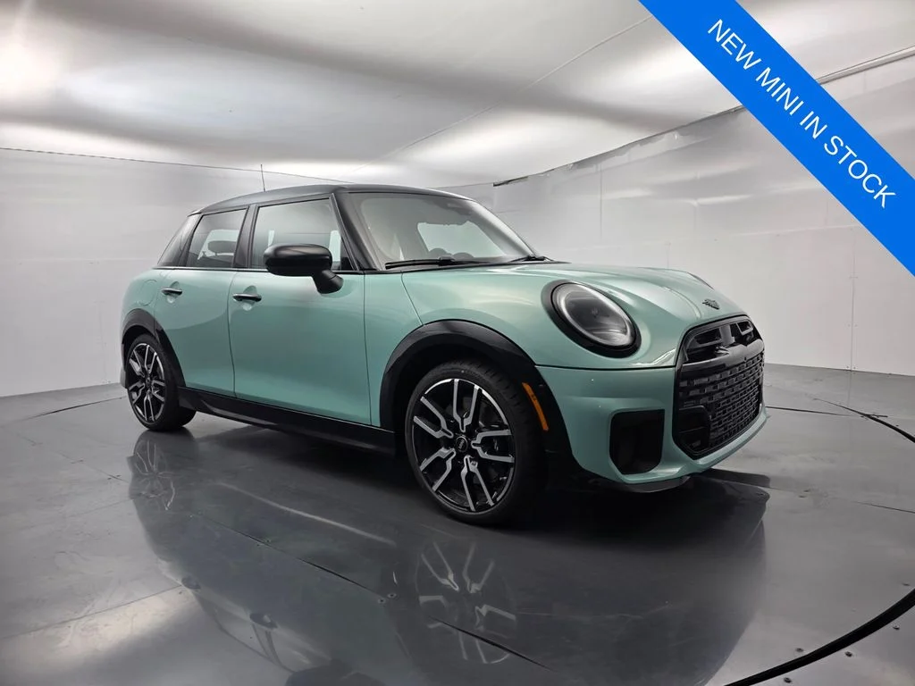 2026 MINI Hardtop Cooper S's photo