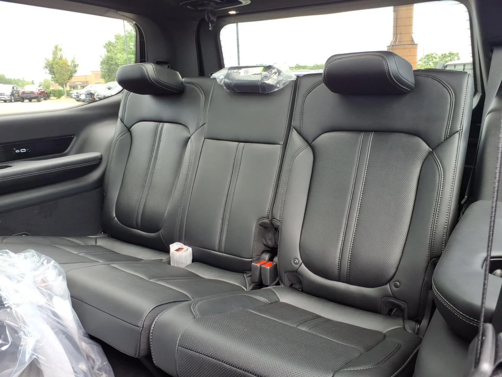 New 2026 High Gloss Black Jeep Summit Obsidian image 23