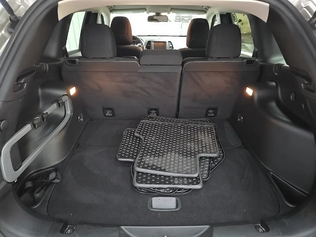 Used 2016 Beige Jeep Latitude image 11